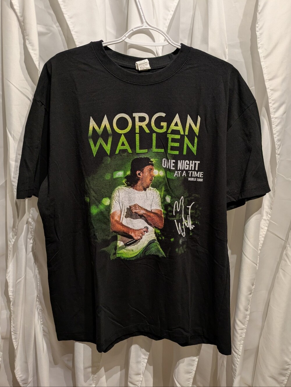 14 Morgan Wallen One Night At A Time World Tour Graphic T-Shirt Black 2XL